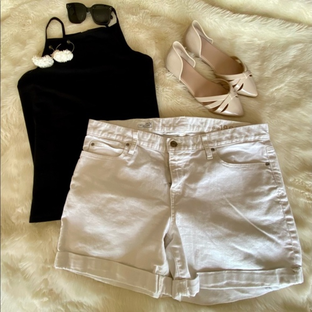 Gap Women’s White Denim Shorts